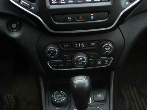 Used 2021 Jeep Cherokee Latitude Lux 80th Anniv w/ Quick Order Package 26U 80TH image 5