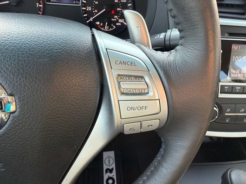 Used 2017 Nissan Altima 2.5 SR w/ Midnight Edition Package FWD image 25