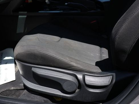 Used 2022 Hyundai Elantra SE FWD image 20