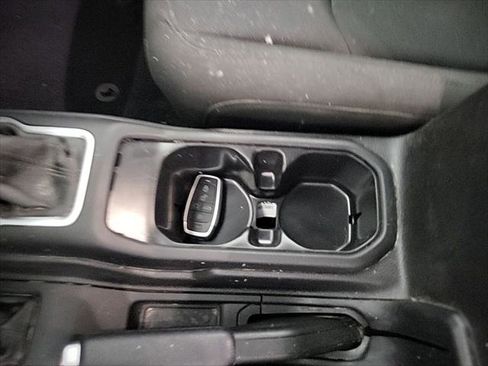 Used 2020 Jeep Wrangler Sport AWD/4WD image 12