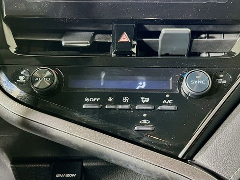 Used 2024 Toyota Camry SE image 22