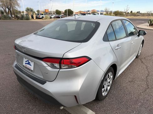 Used 2023 Toyota Corolla LE image 5