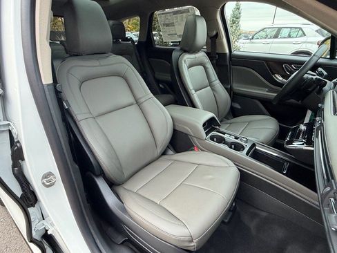 New 2026 Lincoln Corsair Grand Touring image 12