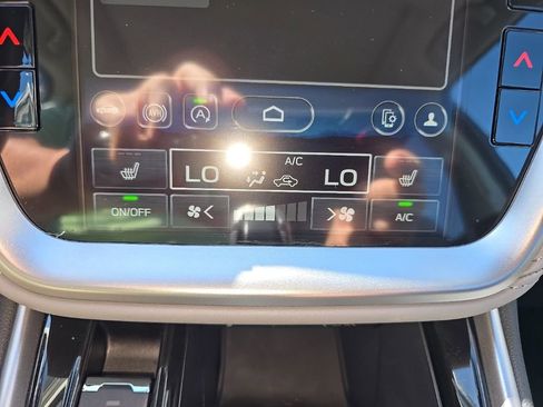 Used 2025 Subaru Outback Premium image 19