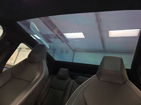 Used 2024 Tesla Cybertruck AWD Crew Cab image 7