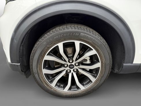 Certified 2022 Ford Explorer ST-Line image 9