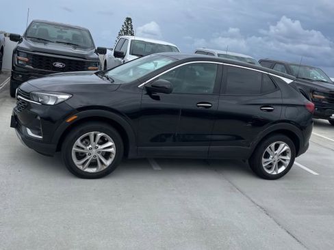 Used 2021 Buick Encore GX Preferred w/ Cold Weather Comfort Package AWD/4WD image 2