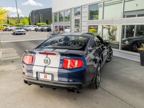 Used 2010 Ford Mustang Shelby GT500 RWD image 6