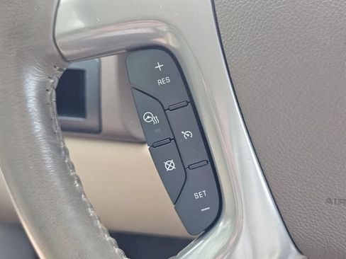Used 2013 Chevrolet Avalanche LTZ RWD image 29