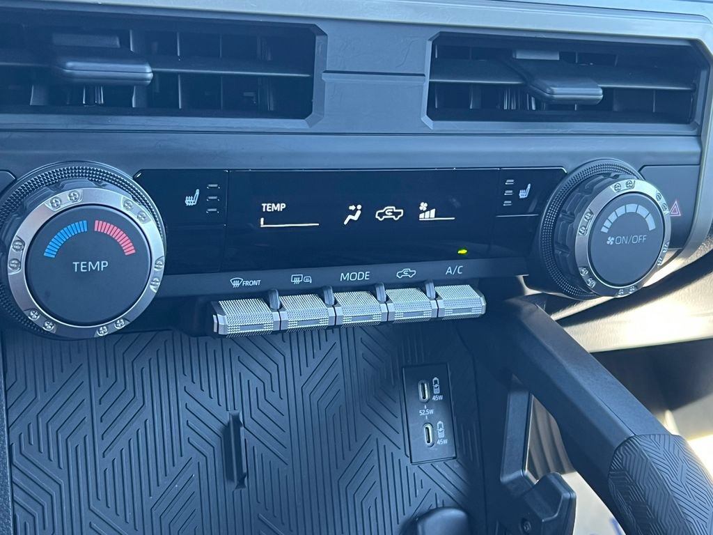 Used 2025 Toyota Tacoma SR5 AWD/4WD image 27