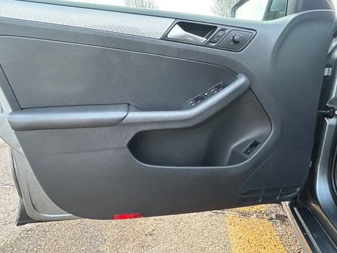 Used 2017 Volkswagen Jetta S image 26