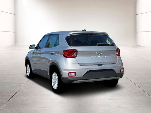 New 2026 Hyundai Venue SE image 5