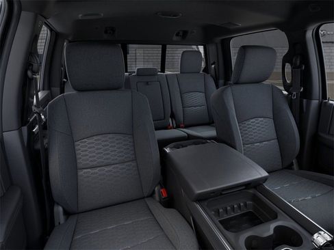 New 2026 RAM 2500 Big Horn AWD/4WD image 16