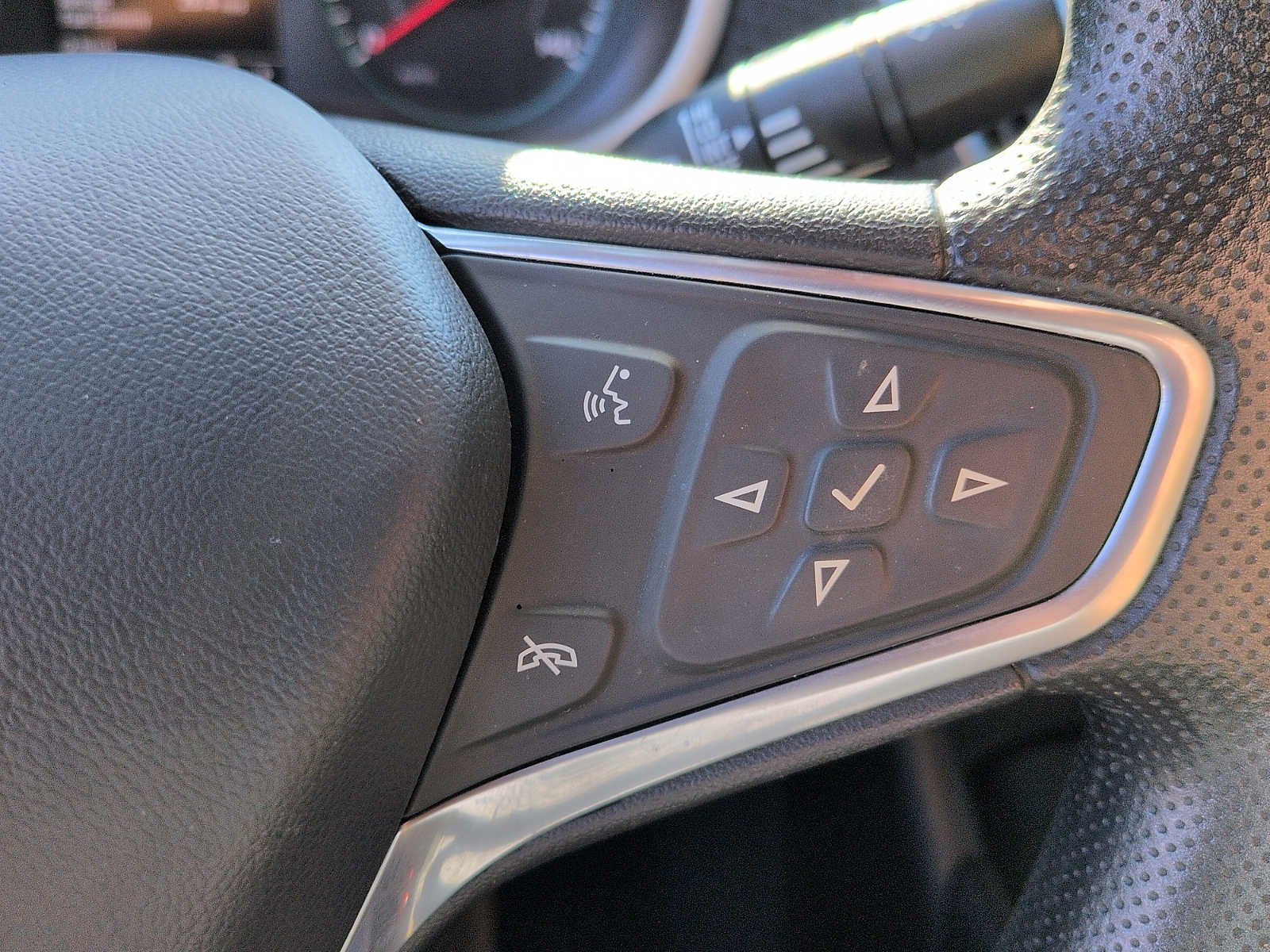 Used 2022 Chevrolet Malibu LS FWD image 17