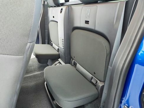 Used 2024 Nissan Frontier SV w/ SV Convenience Package image 35