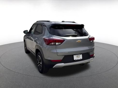 Used 2025 Chevrolet TrailBlazer LT FWD image 9