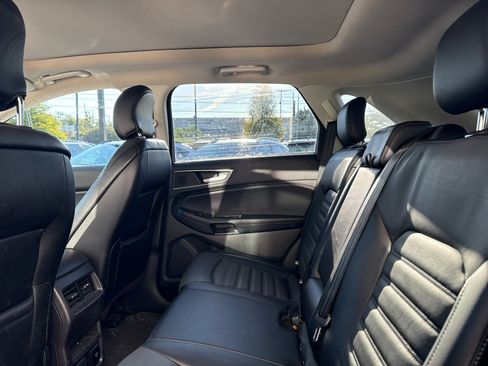 Used 2018 Ford Edge SEL w/ Equipment Group 201A AWD/4WD image 10