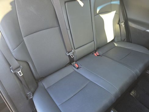 Used 2023 Toyota Venza Limited image 33