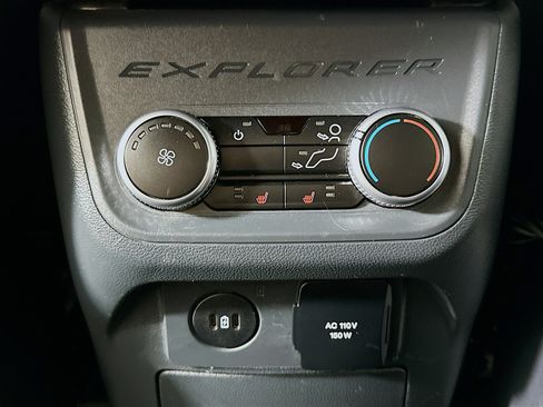 Used 2025 Ford Explorer ST AWD/4WD image 28