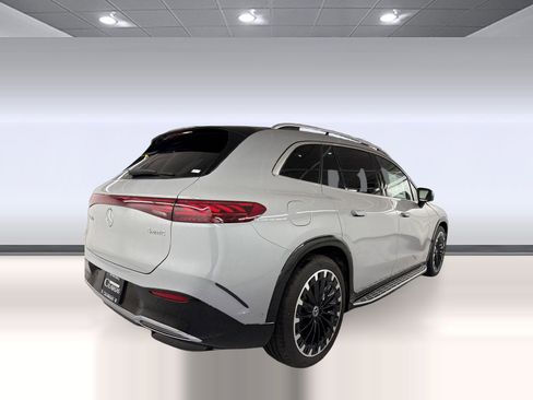 New 2026 Mercedes-Benz EQS 550 4MATIC SUV image 9