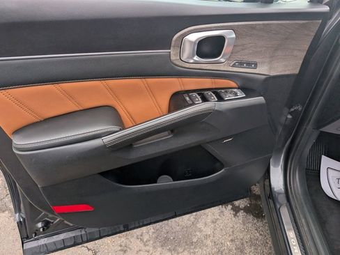 Used 2023 Kia Sorento SX Prestige image 14