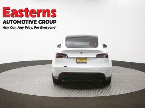 Used 2020 Tesla Model Y Long Range image 34