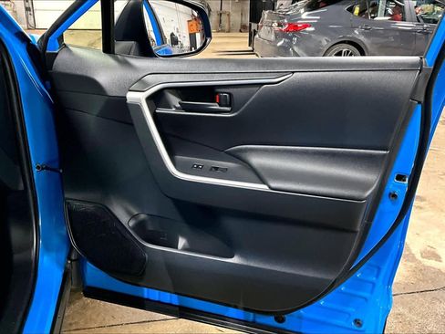 Used 2019 Toyota RAV4 LE image 21