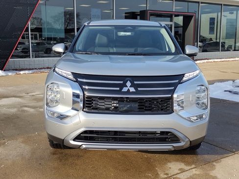 New 2026 Mitsubishi Outlander SE image 12