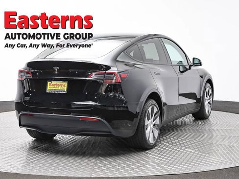 Used 2021 Tesla Model Y Long Range AWD/4WD image 5