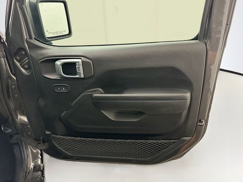 Used 2021 Jeep Wrangler Sport S image 33