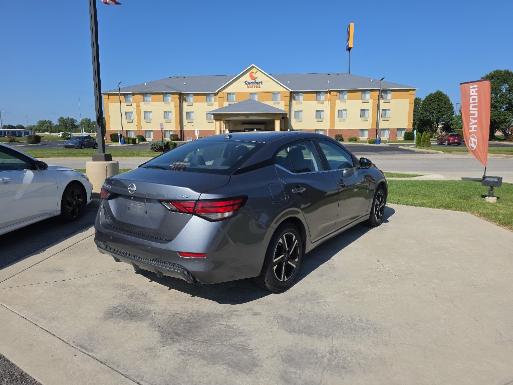 Used 2024 Nissan Sentra SV FWD image 5