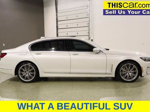 Used 2021 BMW 750i xDrive w/ Executive Package AWD/4WD image 9
