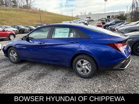 New 2026 Hyundai Elantra SE image 3