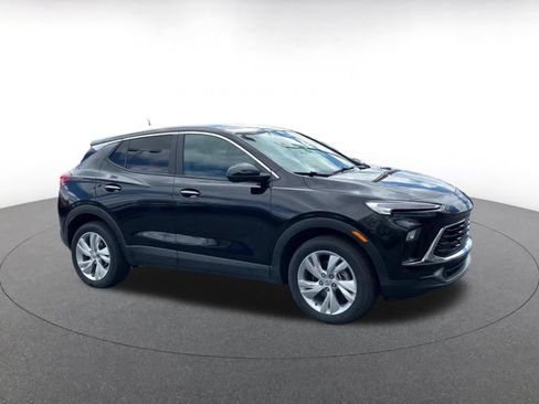 Used 2025 Buick Encore GX Preferred AWD/4WD image 2