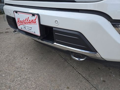 Used 2023 Ford F150 Platinum w/ FX4 Off-Road Package image 17