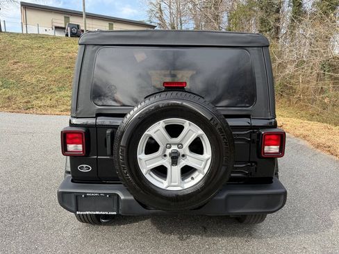 Used 2021 Jeep Wrangler Sport S image 7