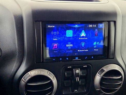 Used 2018 Jeep Wrangler Unlimited Sport S AWD/4WD image 17