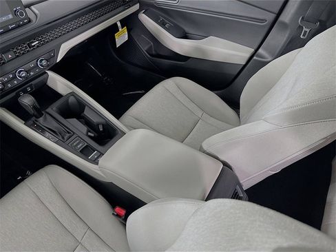 New 2025 Honda Accord SE image 4