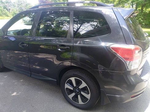 Used 2017 Subaru Forester 2.5i Premium AWD/4WD image 4