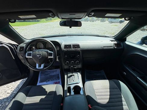 Used 2014 Dodge Challenger SXT RWD image 11