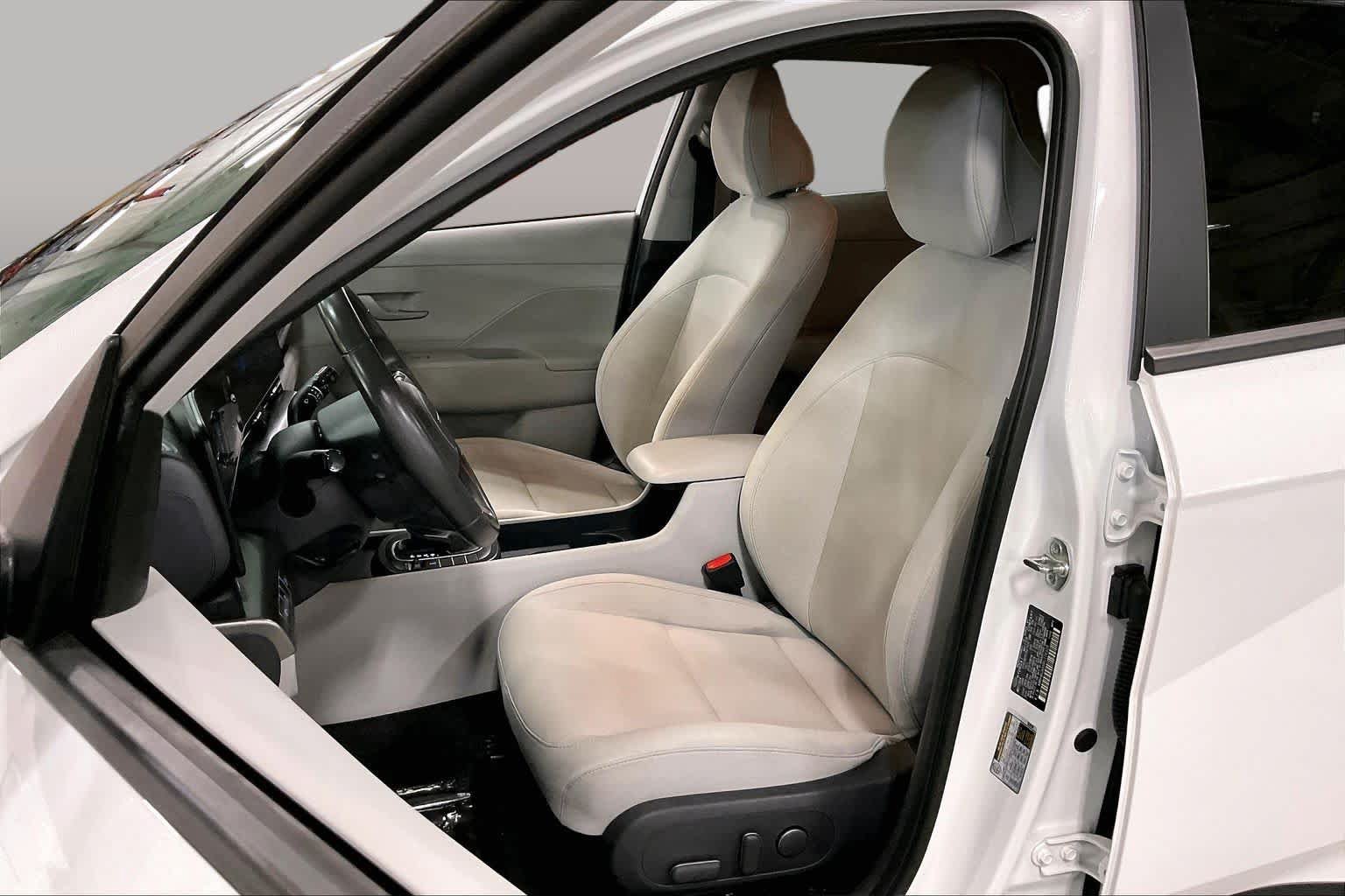 Used 2024 Hyundai Kona SEL AWD/4WD image 8