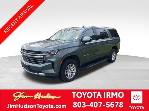 Used 2024 Chevrolet Suburban LT image 1