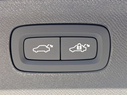 New 2026 Volvo XC90 T8 Plus w/ Protection Package Premier image 23