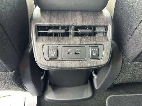 Used 2023 Nissan Ariya FWD image 23