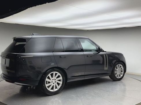 Certified 2025 Land Rover Range Rover SE AWD/4WD image 2