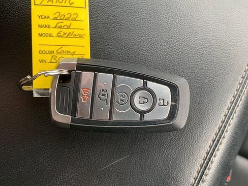 Used 2022 Ford Explorer XLT w/ Equipment Group 202A image 27