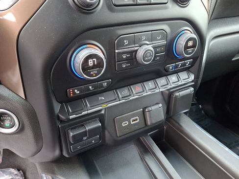 Certified 2022 Chevrolet Silverado 1500 High Country image 14