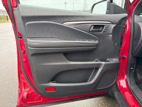 Used 2023 Honda Passport TrailSport image 16