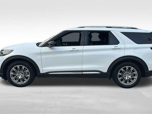 Used 2025 Ford Explorer Platinum image 4