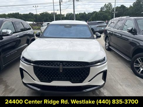 Used 2024 Lincoln Nautilus Premier w/ Jet Appearance Package AWD/4WD image 5